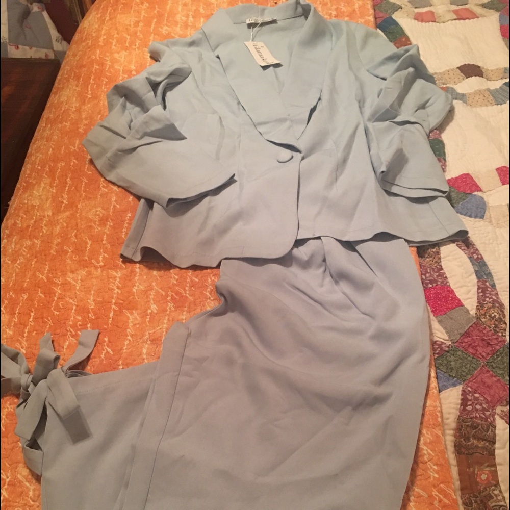 NWT Glamaker Beautiful Suit
